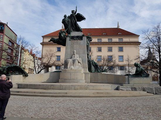 Monumento a František Palacký